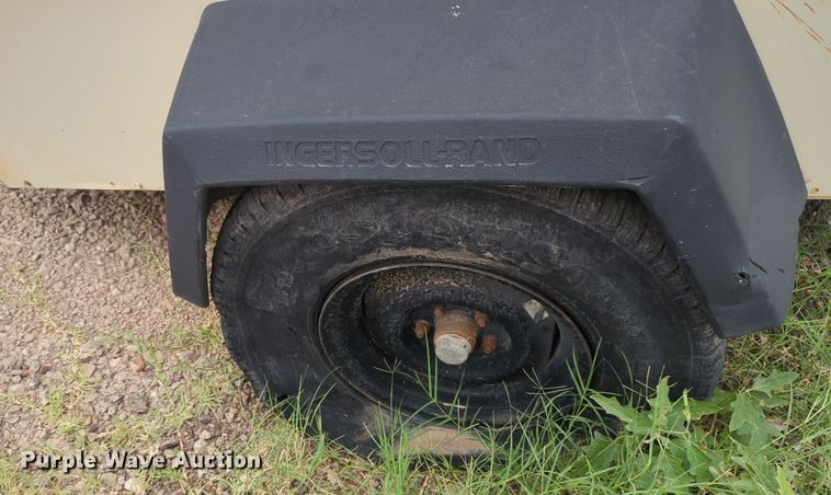 image for item EQ2070 1997 Ingersoll Rand  185 air compressor