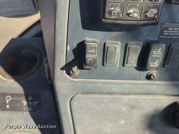 image for item EQ2090 2014 John Deere 310SK backhoe