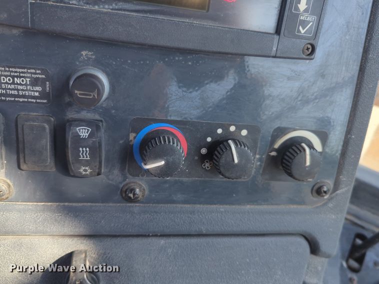 image for item EQ2090 2014 John Deere 310SK backhoe