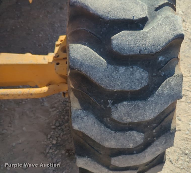 image for item EQ2090 2014 John Deere 310SK backhoe