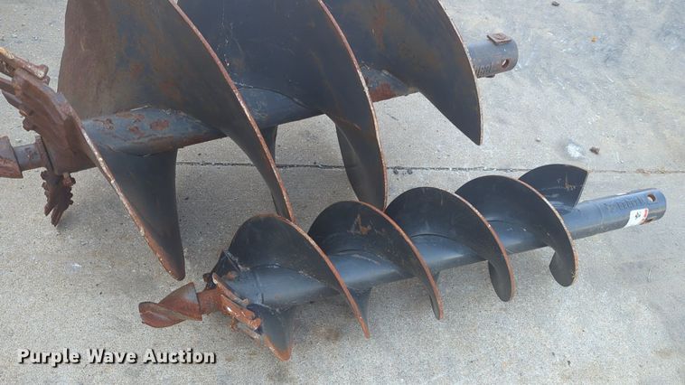 image for item EQ2094 2019 Bobcat 15C skid steer auger