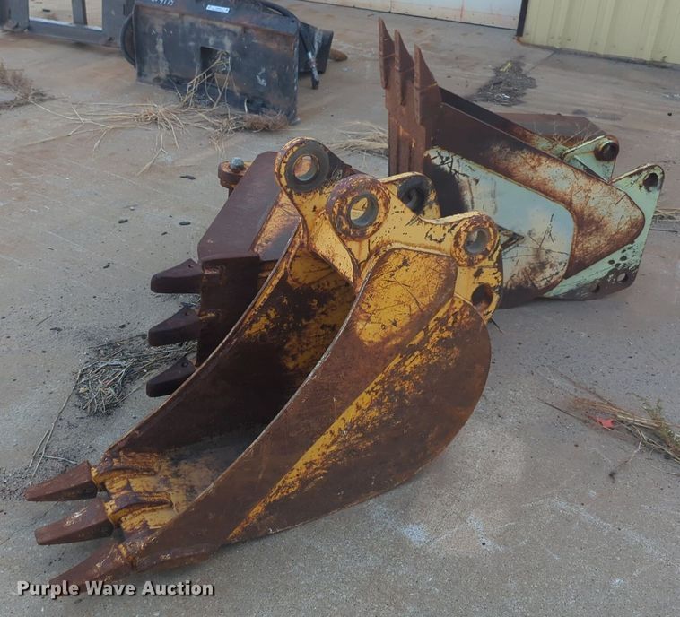 image for item EQ2097 (3) backhoe buckets