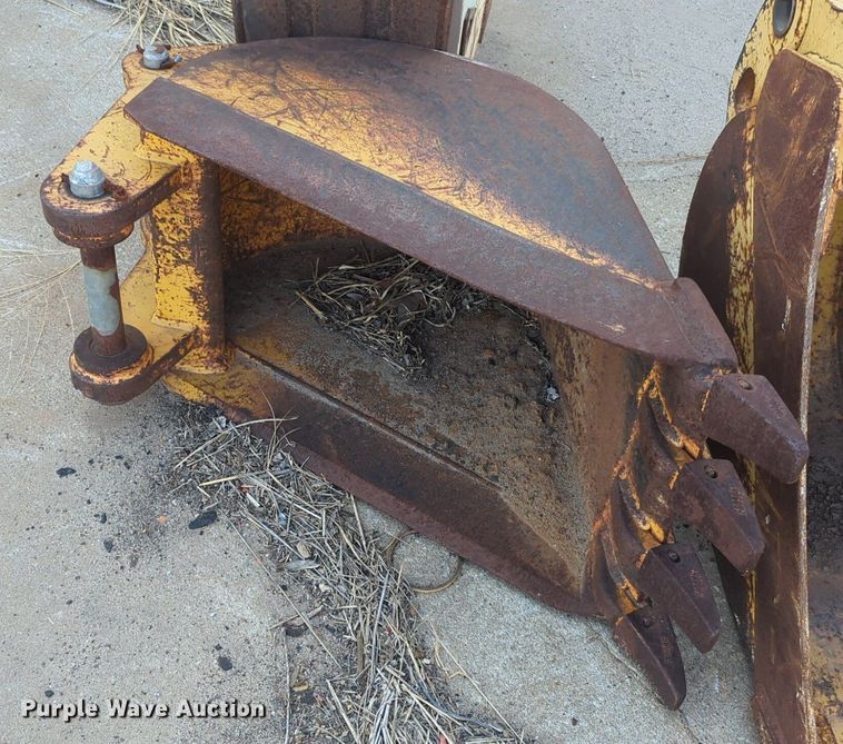 image for item EQ2097 (3) backhoe buckets