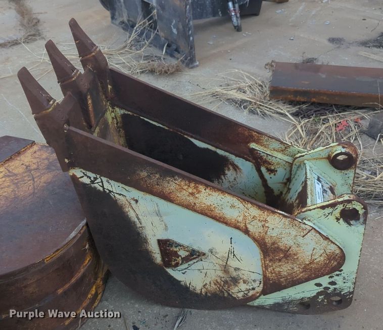image for item EQ2097 (3) backhoe buckets