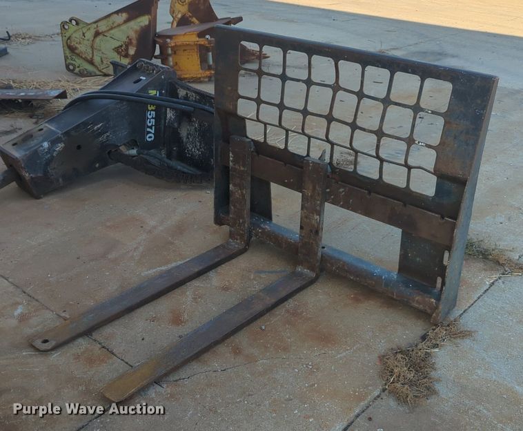 image for item EQ2099 Skid steer forks