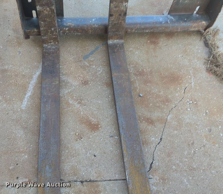 image for item EQ2099 Skid steer forks
