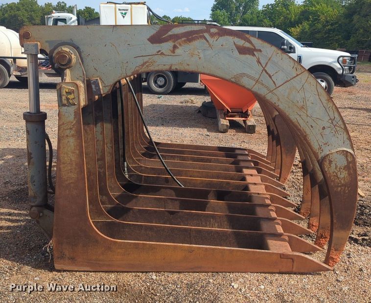 image for item EQ2114 Rockland SBG wheel loader grapple bucket