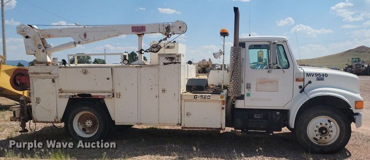 image for item HI9830 1996 International 4300 utility / service truck
