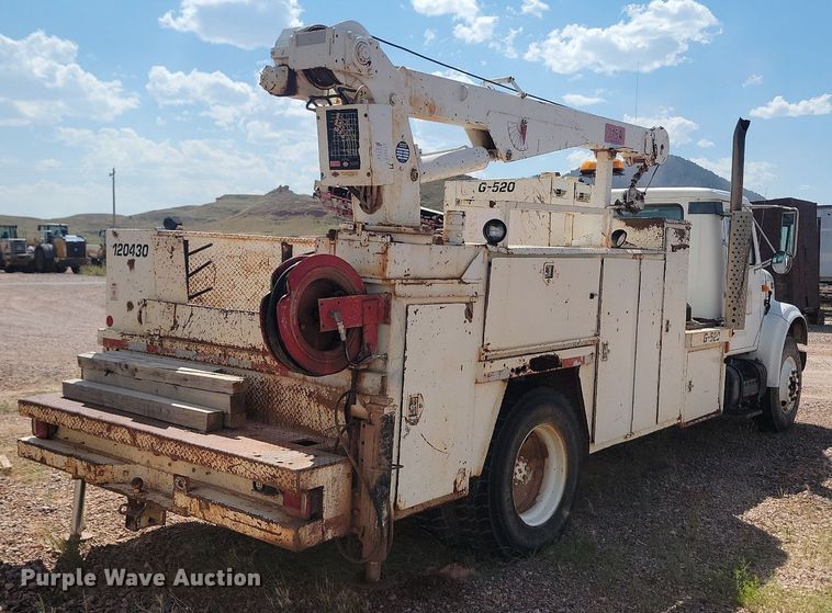 image for item HI9830 1996 International 4300 utility / service truck