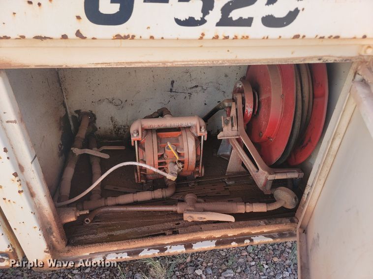 image for item HI9830 1996 International 4300 utility / service truck