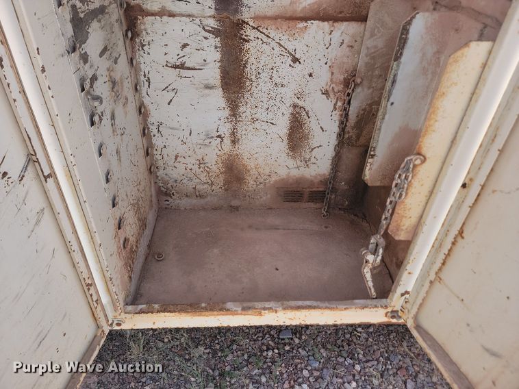 image for item HI9830 1996 International 4300 utility / service truck