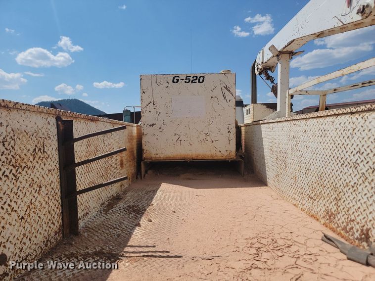 image for item HI9830 1996 International 4300 utility / service truck