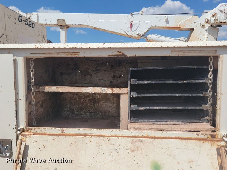 image for item HI9830 1996 International 4300 utility / service truck