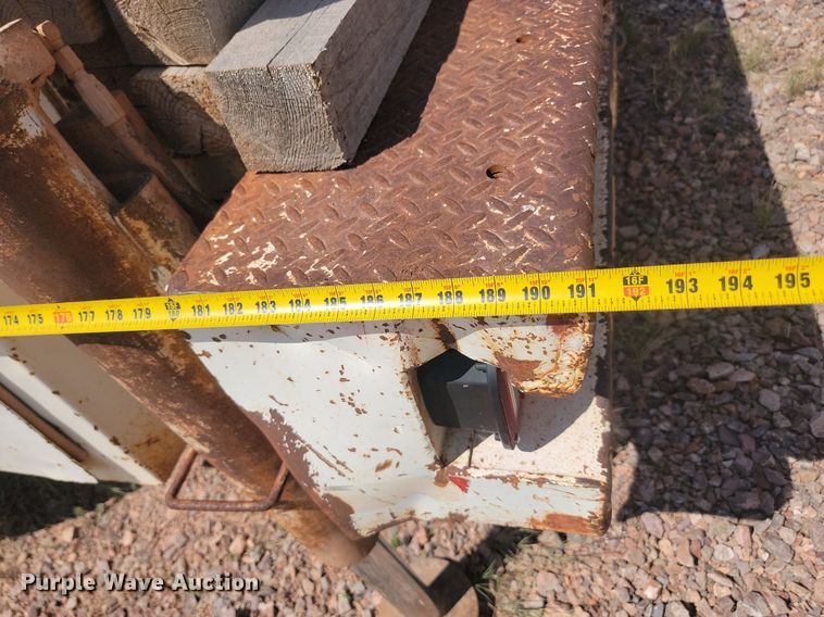 image for item HI9830 1996 International 4300 utility / service truck