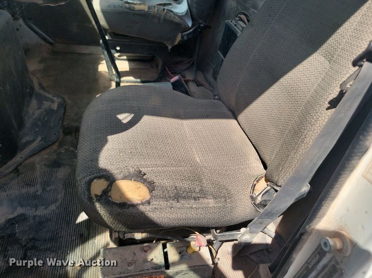 image for item HI9830 1996 International 4300 utility / service truck