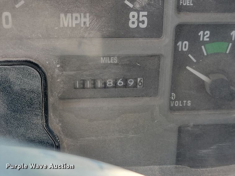 image for item HI9830 1996 International 4300 utility / service truck