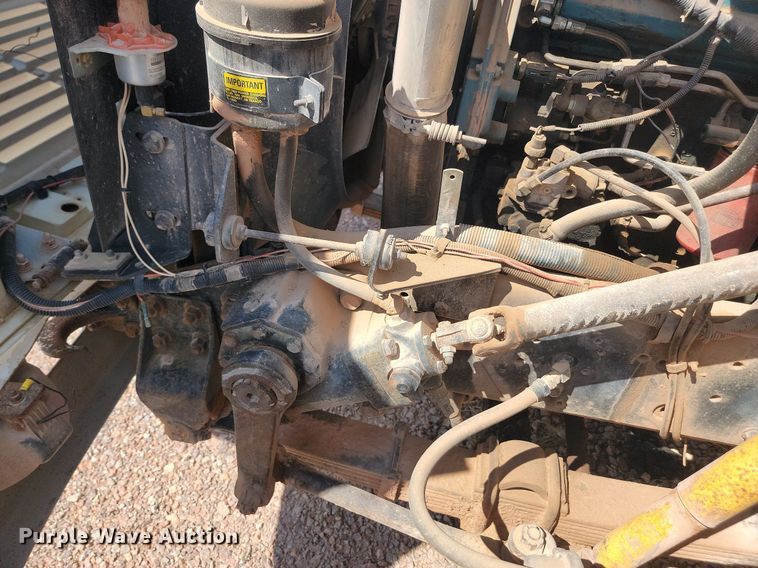 image for item HI9830 1996 International 4300 utility / service truck