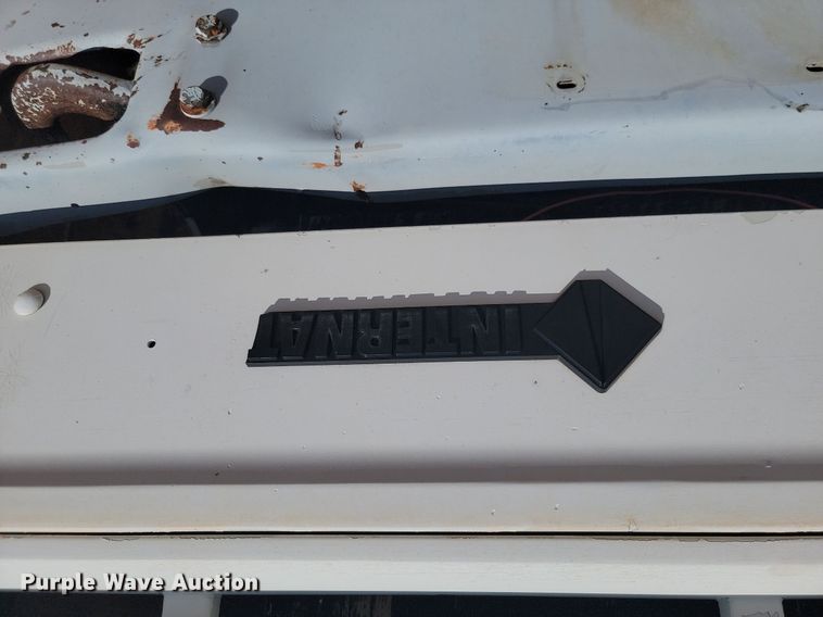 image for item HI9830 1996 International 4300 utility / service truck