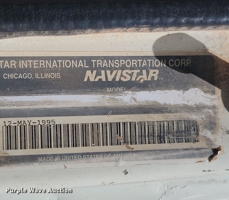 image for item HI9830 1996 International 4300 utility / service truck