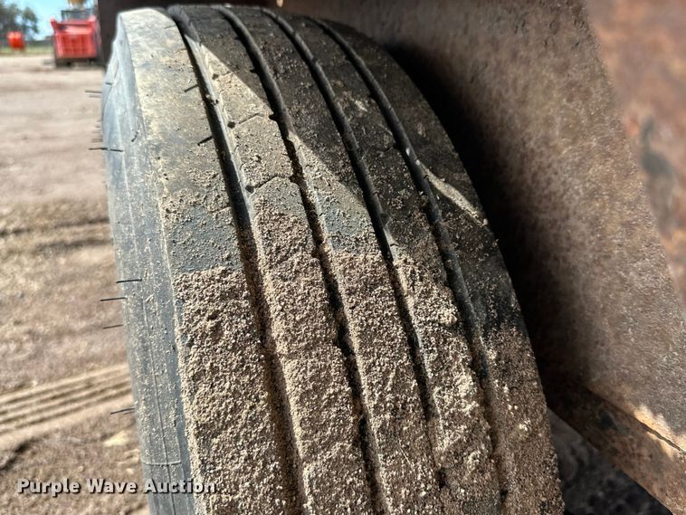 image for item IB9454 1996 Better Built equipment trailer