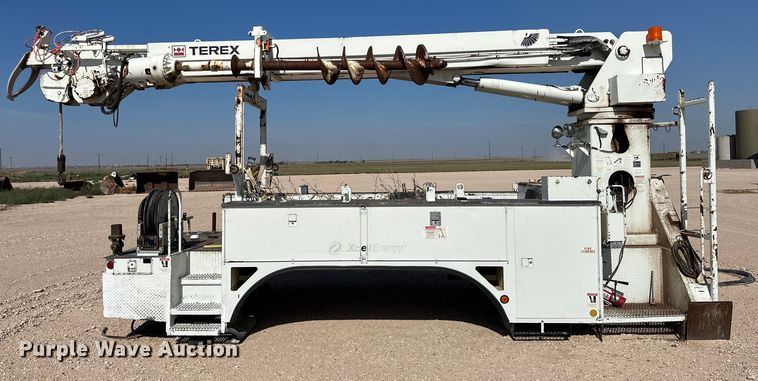 image for item IB9477 Terex Telelect Command 5050 digger derrick bed