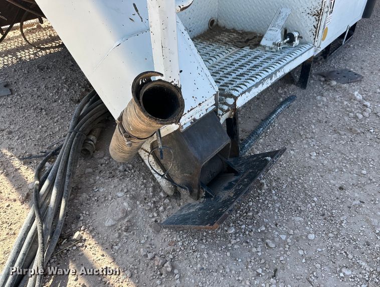 image for item IB9477 Terex Telelect Command 5050 digger derrick bed