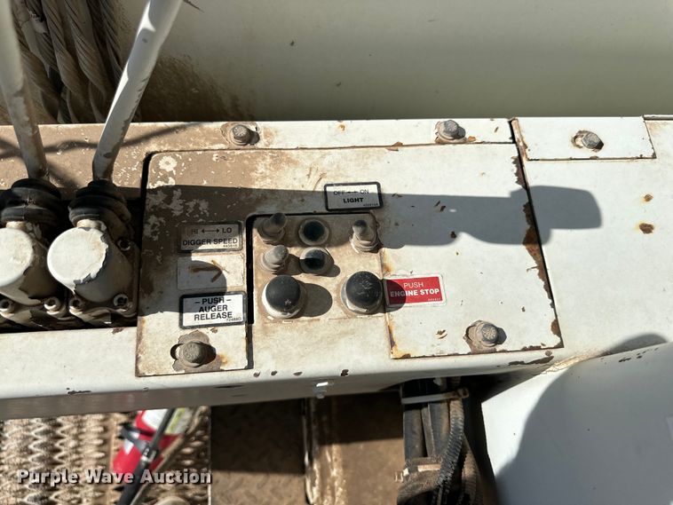 image for item IB9477 Terex Telelect Command 5050 digger derrick bed