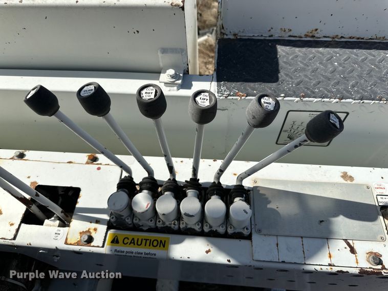 image for item IB9477 Terex Telelect Command 5050 digger derrick bed