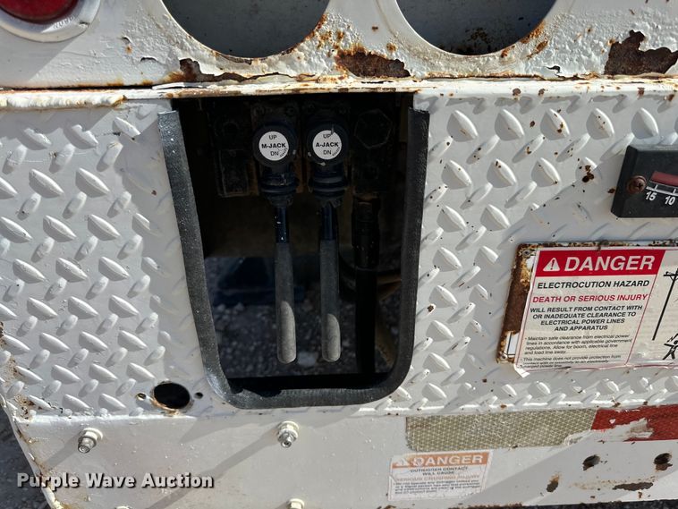 image for item IB9477 Terex Telelect Command 5050 digger derrick bed