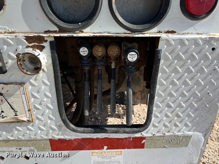 image for item IB9477 Terex Telelect Command 5050 digger derrick bed