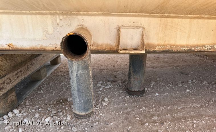 image for item IB9478 Water tank truck bed