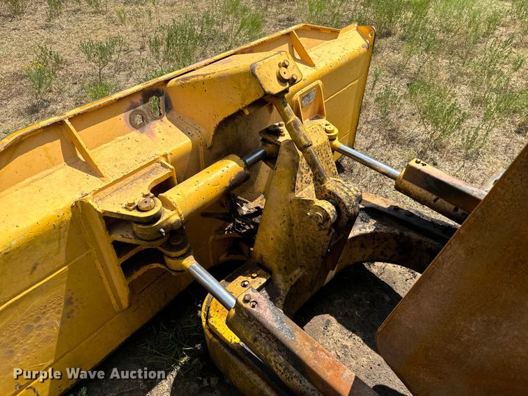 image for item IE9039 Komatsu  D37E dozer