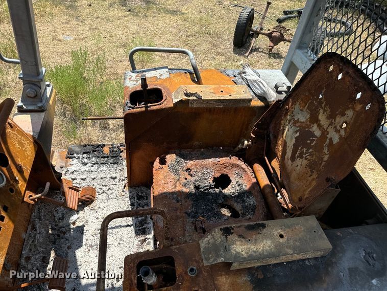 image for item IE9039 Komatsu  D37E dozer