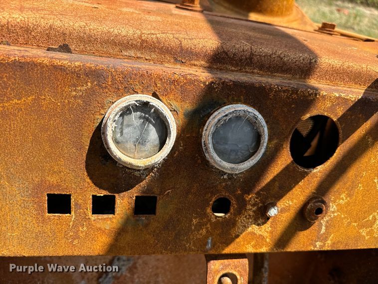 image for item IE9039 Komatsu  D37E dozer