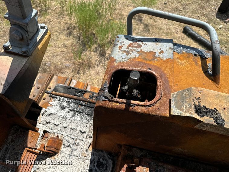 image for item IE9039 Komatsu  D37E dozer