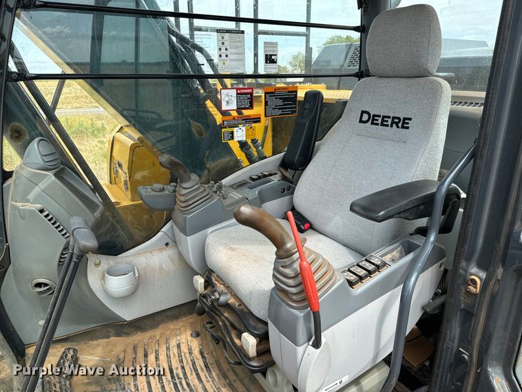 image for item IE9041 2019 John Deere 160G excavator