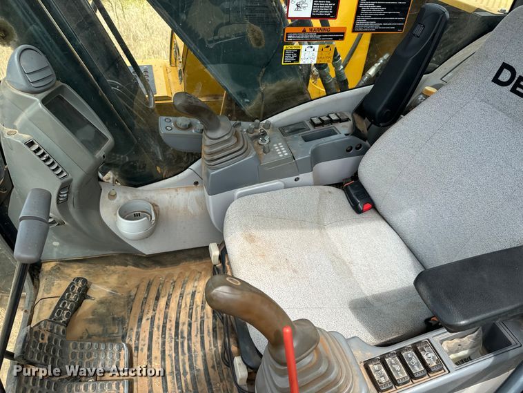 image for item IE9041 2019 John Deere 160G excavator