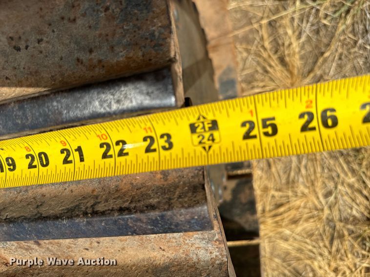 image for item IE9041 2019 John Deere 160G excavator