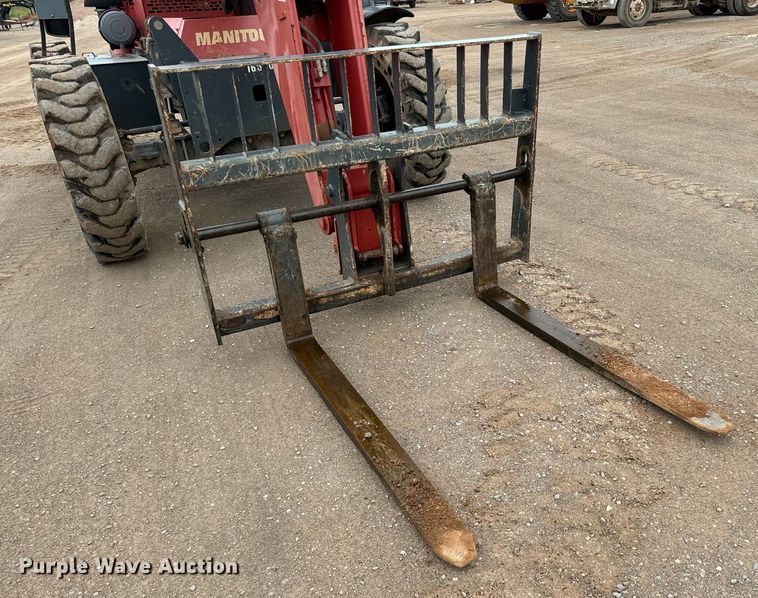 image for item IE9043 2012 Manitou MT8044XT telehandler