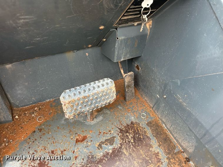 image for item IE9043 2012 Manitou MT8044XT telehandler