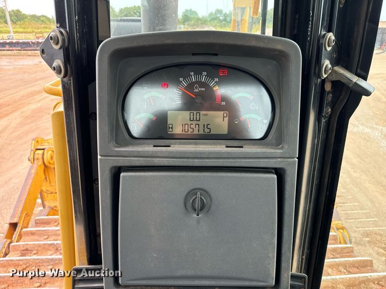 image for item IE9044 2009 Caterpillar  D8T dozer