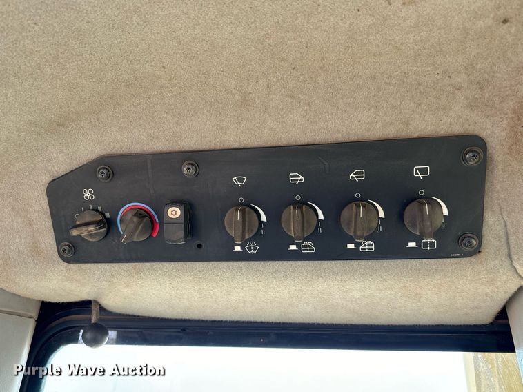 image for item IE9044 2009 Caterpillar  D8T dozer