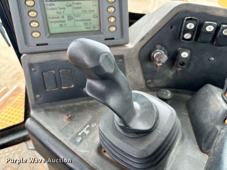 image for item IE9044 2009 Caterpillar  D8T dozer