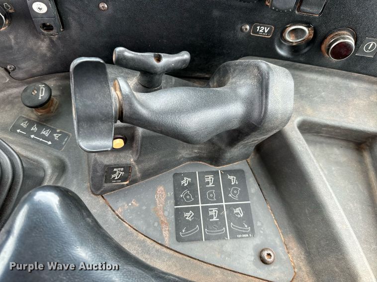 image for item IE9044 2009 Caterpillar  D8T dozer