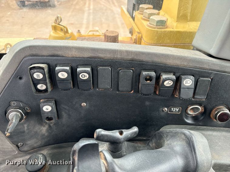 image for item IE9044 2009 Caterpillar  D8T dozer