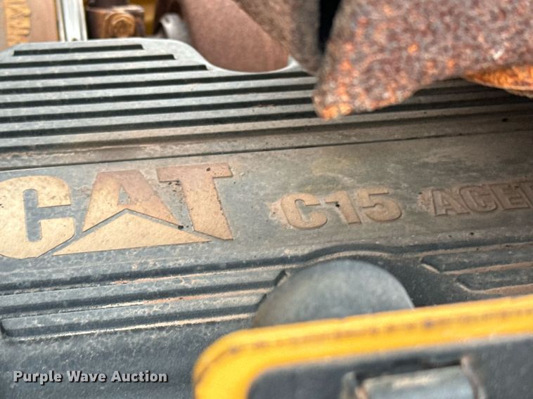 image for item IE9044 2009 Caterpillar  D8T dozer