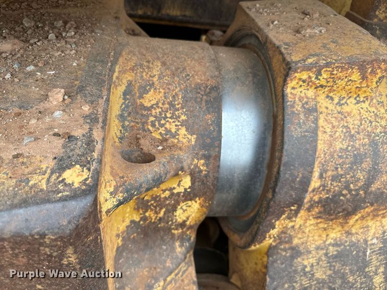 image for item IE9044 2009 Caterpillar  D8T dozer