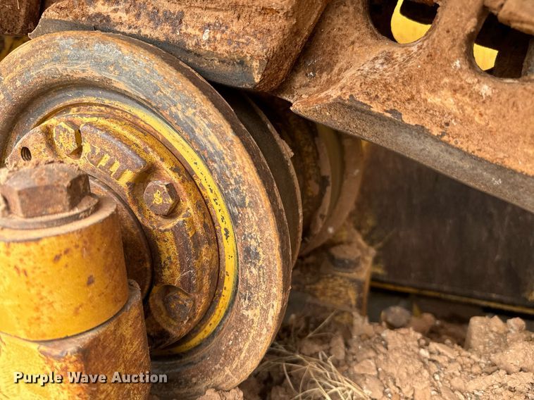 image for item IE9044 2009 Caterpillar  D8T dozer