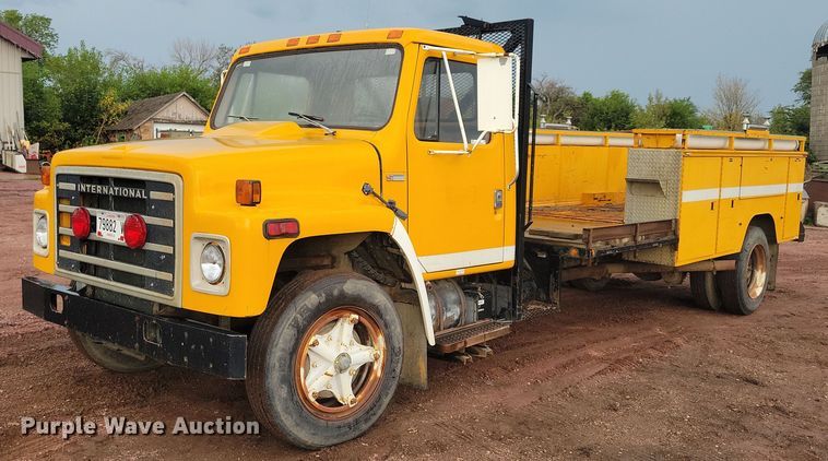 image for item KA9860 1983 International Harvester S Series 1754 utility / service truck