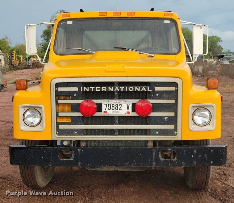 image for item KA9860 1983 International Harvester S Series 1754 utility / service truck